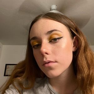 Meet your Posher, Ava